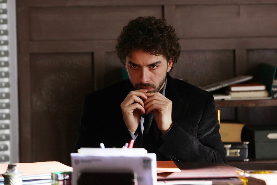 Il Giovane Montalbano 2 In Replica Stasera Trama Cast Libri