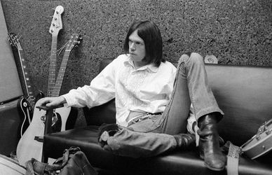 After The Gold Rush di Neil Young compie 50 anni: i segreti del disco