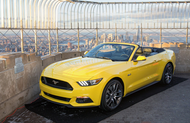 La Mustang festeggia i 50 anni sul tetto dell’Empire State Building