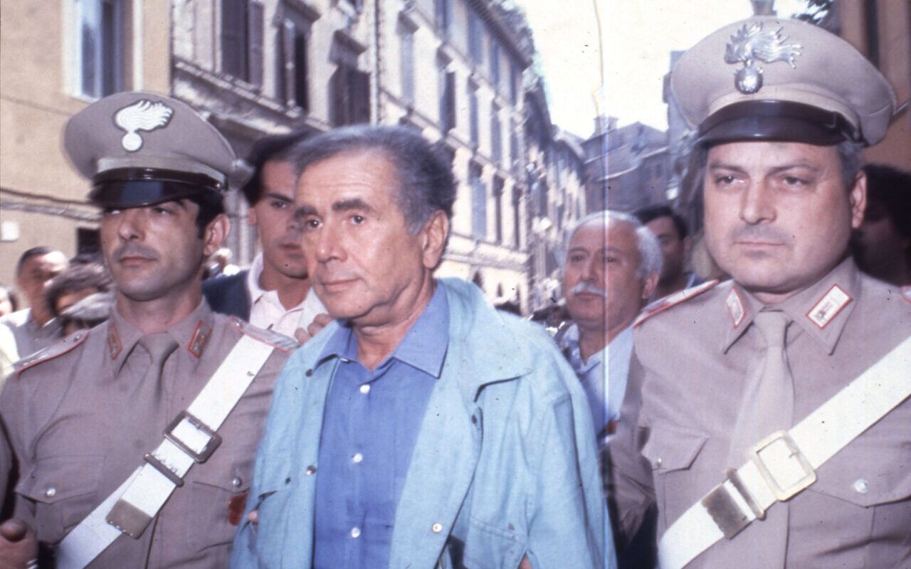 Enzo Tortora, 40 anni fa l&#8217;incredibile arresto del conduttore di Portobello- immagine 2