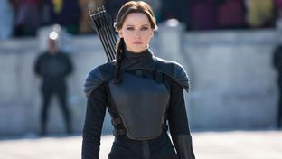 Jennifer Lawrence in Hunger Games. Su Italia 1 Il Canto della Rivolta – Parte 2