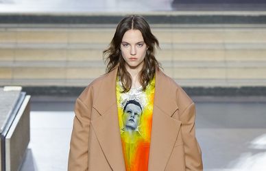 Louis Vuitton, abiti adolescenti contro le convenzioni