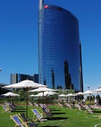 La spiaggia verde nel cuore di Milano