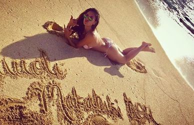 Vip sotto il sole (mentre noi sotto zero): la sfida su Instagram è a colpi di bikini