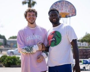 Lo streetball di Los Angeles si fa arte con White Men Can’t Jump! Ecco perché vedere il film con Jack Harlow