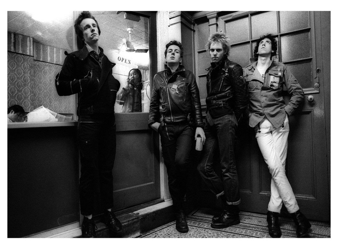 The Clash e Joe Strummer, il punk che diventa stile di vita - immagine 11