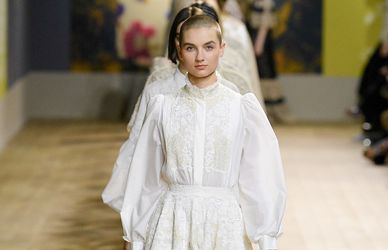 Le foto della sfilata Christian Dior Haute Couture ai 22