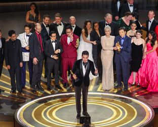 Everything Everywhere All at Once pigliatutto (come da copione) agli Oscar 2023, Brendan Fraser miglior attore