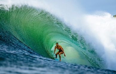 Le 10 (più una) surfiste più forti al mondo di quest’anno: sai chi sono?