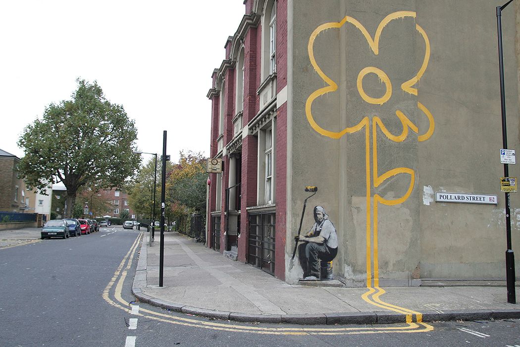 Banksy il nuovo murales a Bristol (e per le vie di Londra) Foto - immagine 3