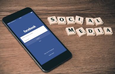 Facebook e Instagram, i temi più condivisi sui social network nel 2021