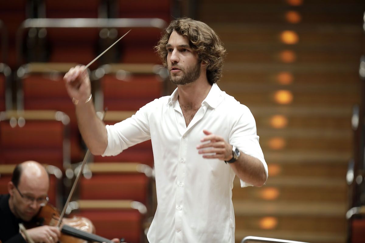 Lorenzo Viotti, direttore d&#8217;orchestra e nuovo volto delle fragranze uomo Bulgari: Inseguo il profumo delle emozioni- immagine 2