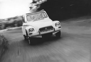 Citroën Dyane compie 50 anni
