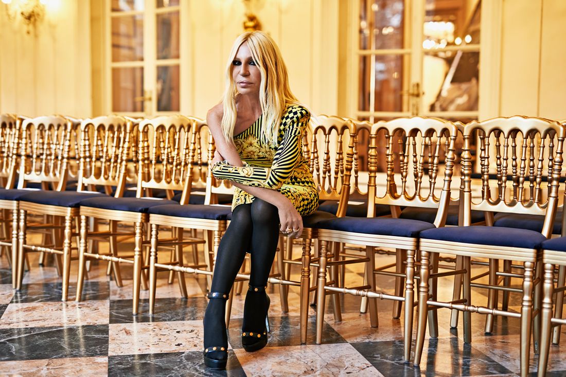 Donatella Versace: &#8220;La moda produce emozioni se nasce dal desiderio&#8221;- immagine 2