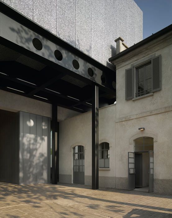 Il &#8220;dono&#8221; di Prada a Milano - immagine 4