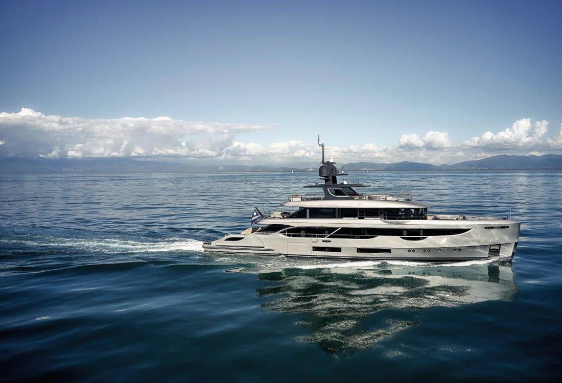 Benetti Oasis 40 metri: lo yacht che diventa un&#8217;isola con piscina- immagine 2