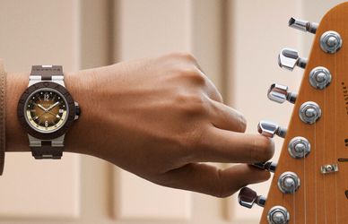 Bulgari incontra Fender e celebra con un orologio i 70 anni della Stratocaster