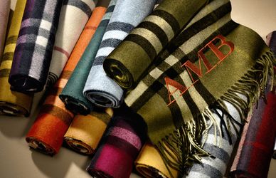 Nasce “The scarf bar”: un progetto esclusivo per personalizzare la propria sciarpa
