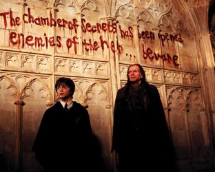 Harry Potter e la camera dei segreti è il film da vedere stasera in tv: ecco come comincia. Video