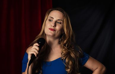 Laura Formenti e i più divertenti stand-up comedian italiani