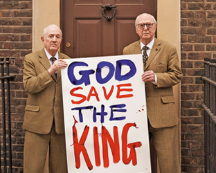 Gilbert & George sulla cover di Style di aprile con il loro God Save the King