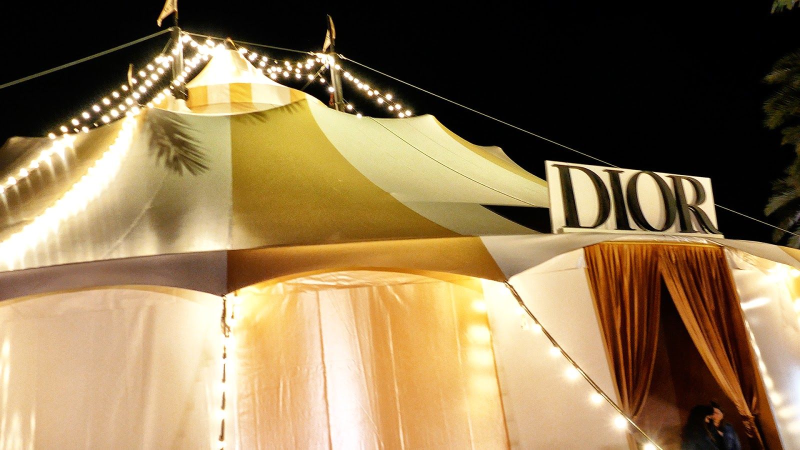 Dior sfila a Dubai con la collezione Haute Couture- immagine 2
