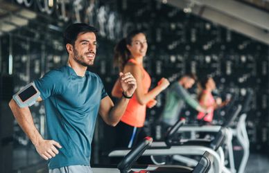 Fitness: dal certificato medico sportivo alla pianificazione degli allenamenti, le 5 regole d’oro