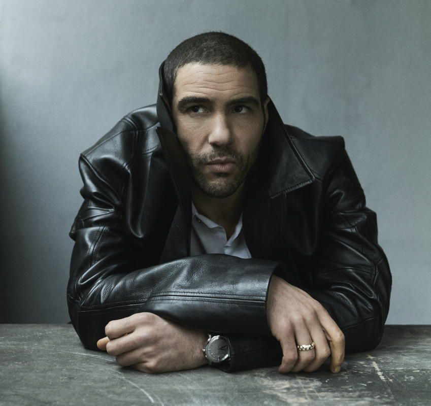 So Tahar Rahim turned into Charles Aznavour. Without playback-image 5