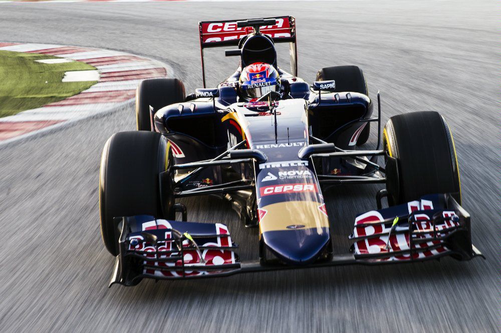 Verstappen nella storia, è il più giovane di sempre a vincere in Formula 1- immagine 2