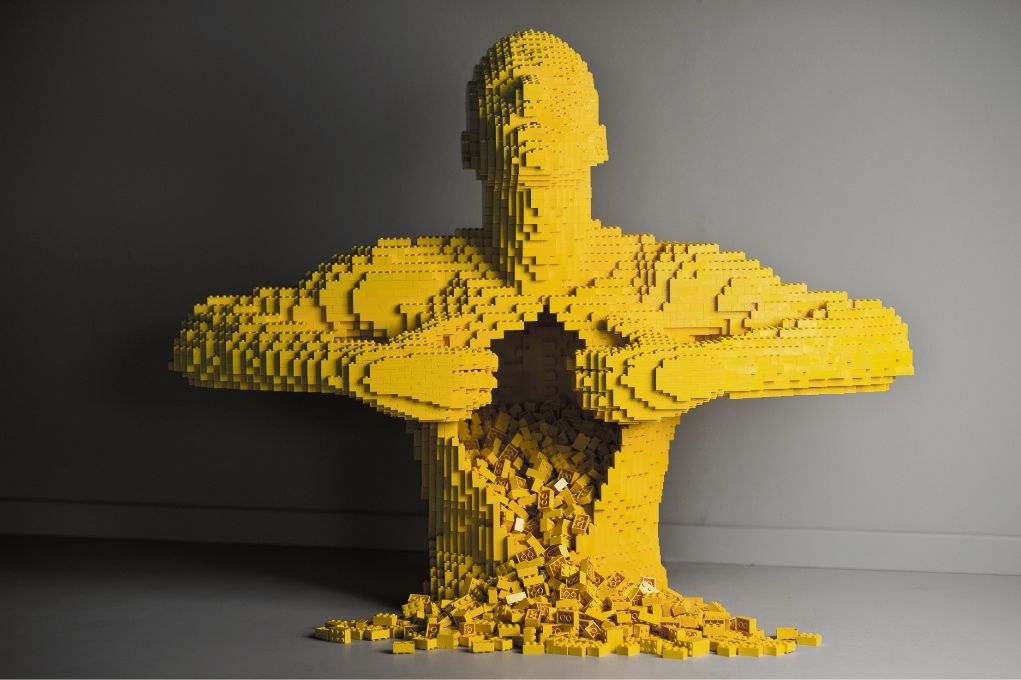 THE ART OF THE BRICK 1