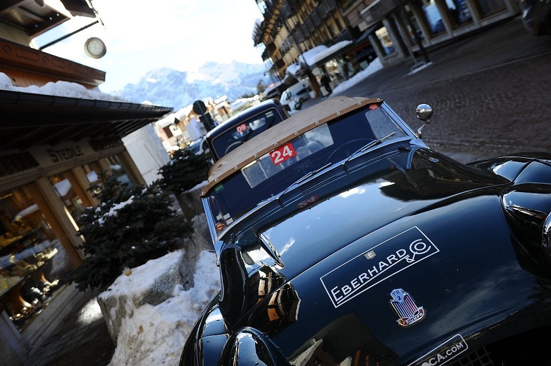 Su e giù per le Alpi con le auto storiche - immagine 2