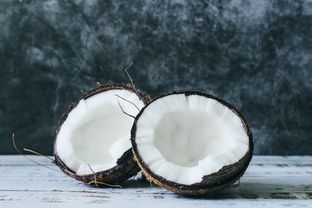 Olio di cocco, proprietà e benefici: ma serve per dimagrire?