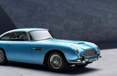 I 60 anni di Aston Martin DB5, una delle auto più famose al mondo