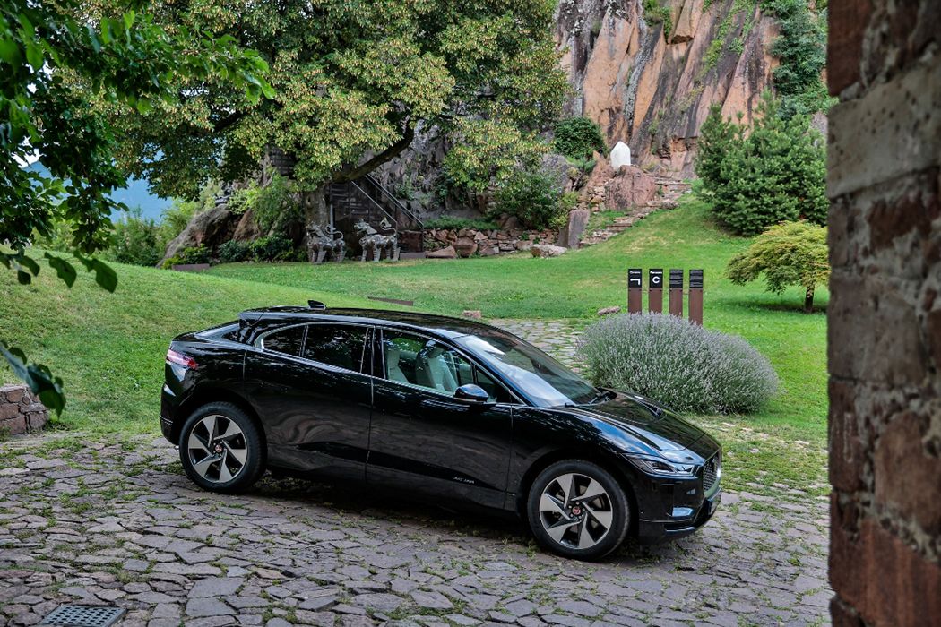 Auto elettriche: Jaguar e Land Rover danno una scossa al mercato- immagine 2
