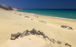 Ancora voglia di mare? 10 spiagge delle Canarie premiate con la Bandiera Blu