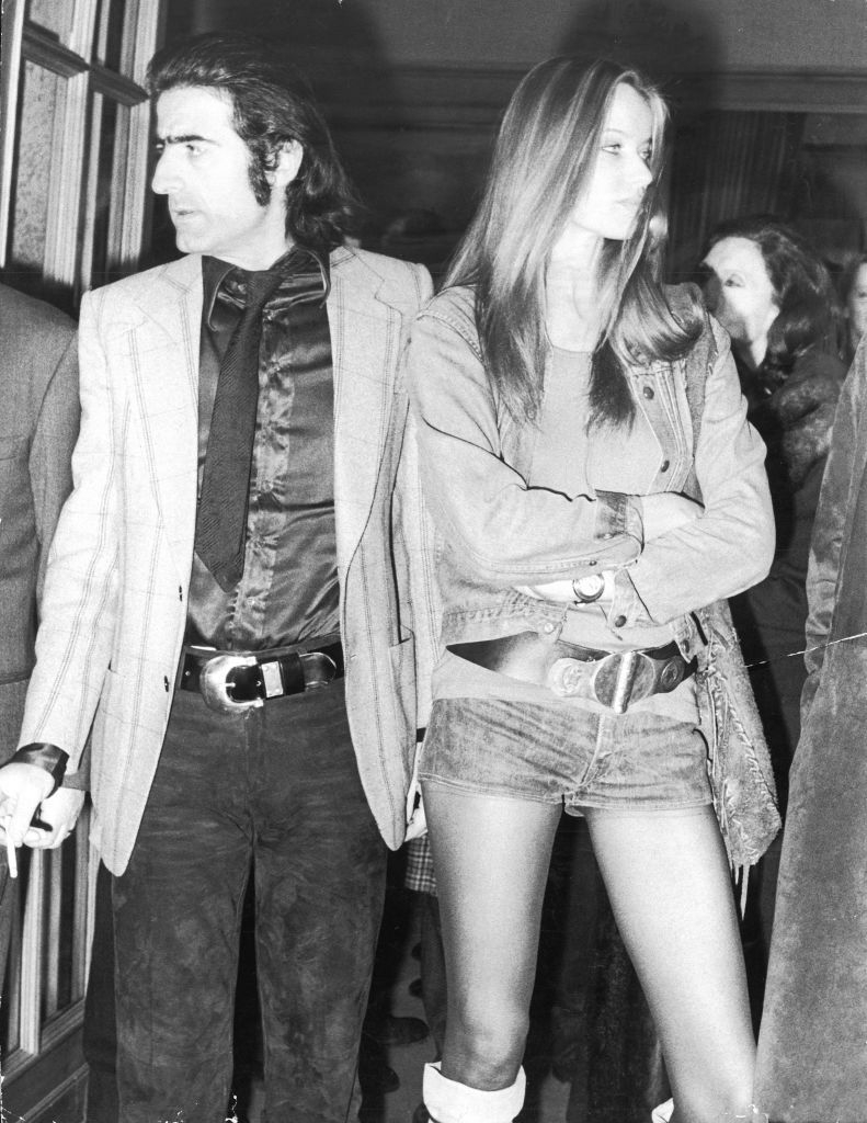 Moda anni 70 uomo: elegante, italia, hippy, capelli