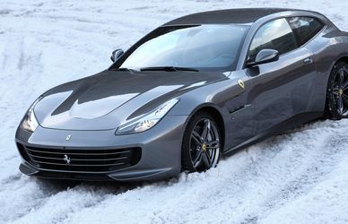 Ferrari on Ice: la Gtc4lusso alla prova della neve