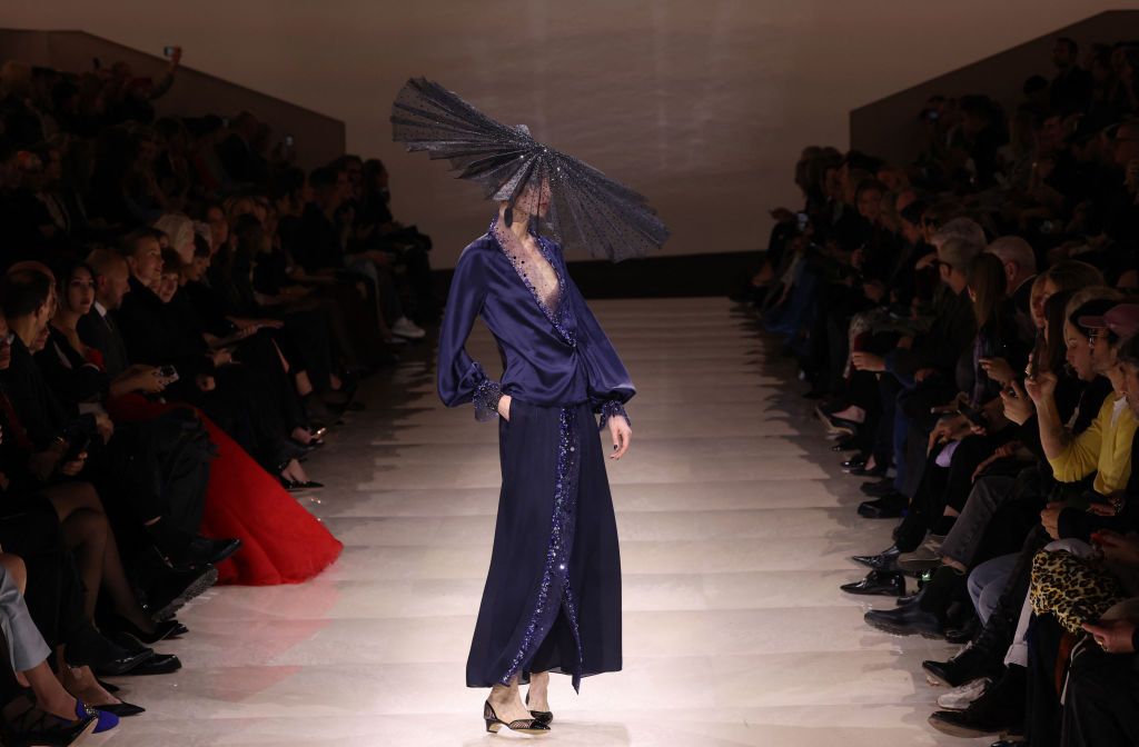 Armani Privé, la Couture si mette in gioco- immagine 4