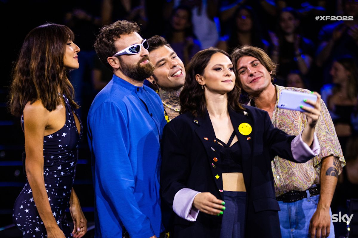 Francesca Michielin insieme ai giudici di X Factor 2022. Credit: Virginia Bettoja