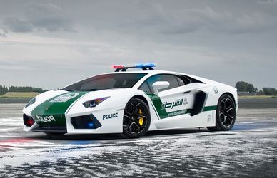 A Dubai le auto della polizia più costose del mondo