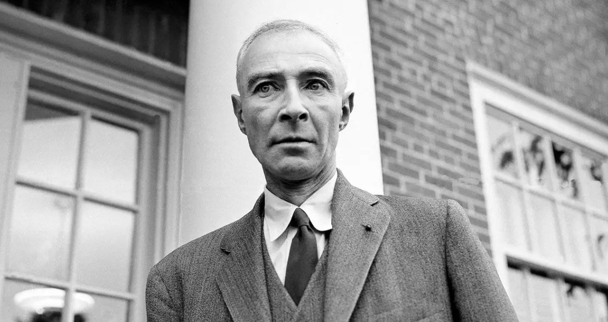 Robert Oppenheimer, tutti i libri sull&#8217;inventore della bomba atomica- immagine 2