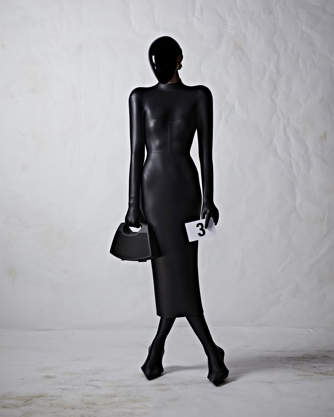 Le foto della sfilata Balenciaga Haute Couture a/i 22 - immagine 22