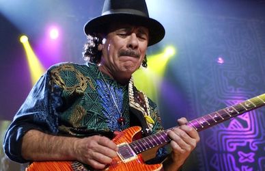 Auguri a Carlos Santana! La sua carriera per immagini