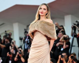 Angelina Jolie, dal red carpet di “Maria” a Venezia 2024 al secondo Oscar