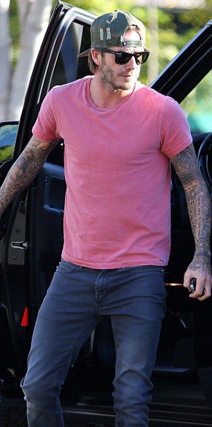 David Beckham vestiti capelli gucci look rosa pink vip foto