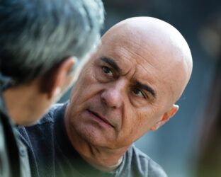 Luca Zingaretti torna in carcere: tutte le anticipazioni della prima puntata di ‘Il Re 2’