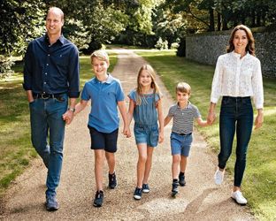 Principe William e Kate Middleton: perché la loro cartolina di Natale ha «deluso» gli inglesi