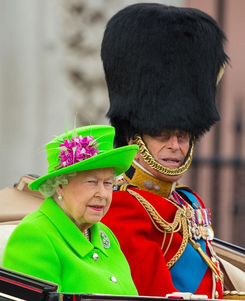elisabetta regina Trooping the Colour giugno 2021 Regina Elisabetta Kate Middleton Principe William Carlo e Camilla Reali inglesi Harry e Meghan Markle famiglia reale inglese regina elisabetta