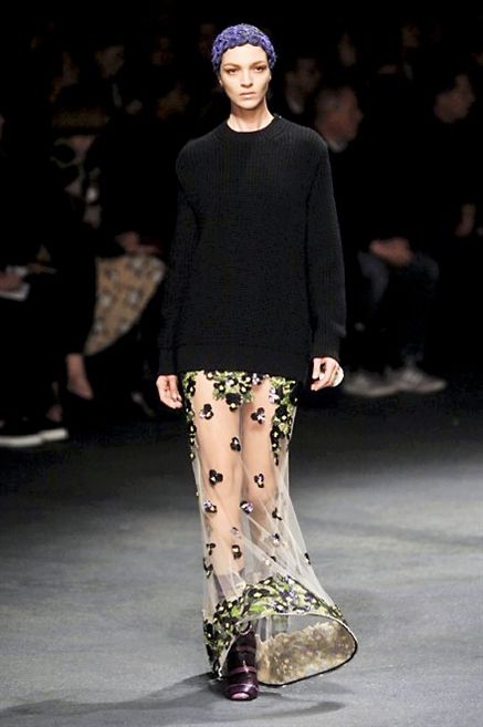 Givenchy: il futuro è donna. E Tisci fa cantare Antony dal vivo- immagine 2