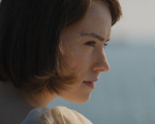 Daisy Ridley è Trudy Ederle: l’incredibile storia vera raccontata in “La ragazza del mare”